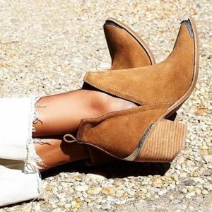 Jeffrey Campbell Camel Cromwell Western Boots